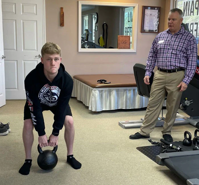 Paul Britt unterrichtet Kettlebell-Kreuzheben und Kreuzheben-Ziehen