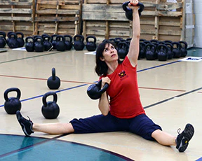 Thumb_Andrea_red_shirt