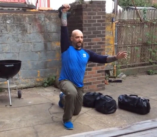 Coach Fury Kettlebell Aufstehbewegung