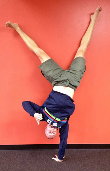 a_read_cartwheel