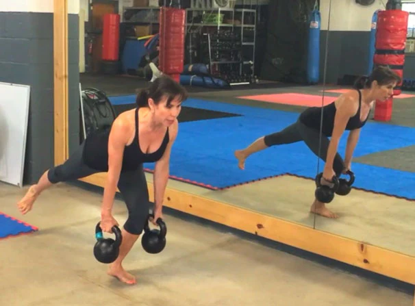 Andrea Du Cane Einbeiniger Kreuzheben