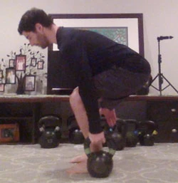 Ryan Jankowitz Suitcase Deadlift